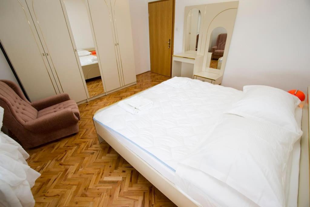 Holiday Home Makarska Bagian luar foto